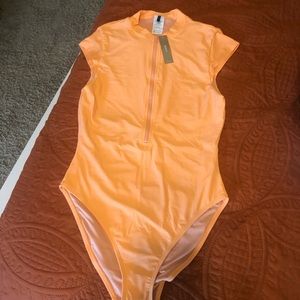 Short New Sleeve Zip Body Suite